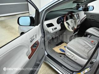 2011 TOYOTA SIENNA 3.5 AWD A/T - 11