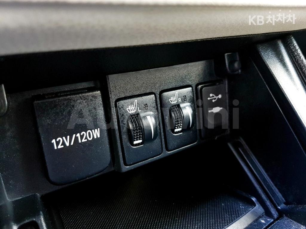 2017 TOYOTA COROLLA 1.8 LE - 19