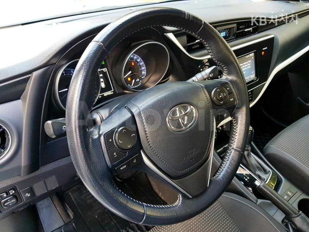 2017 TOYOTA COROLLA 1.8 LE - 12