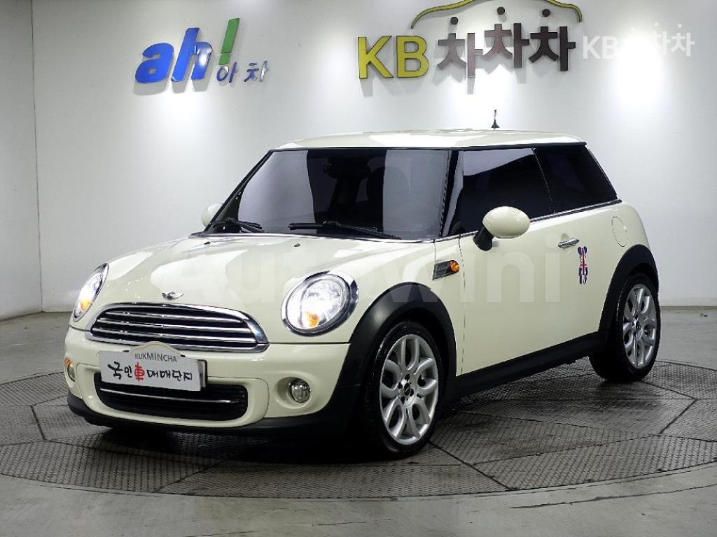 WMWSU310XBT021076 2011 MINI COOPER 1.6 SE-0