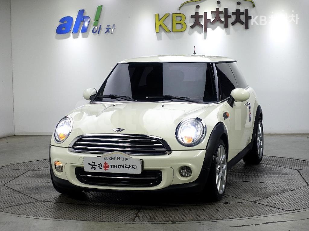 WMWSU310XBT021076 2011 MINI COOPER 1.6 SE-1