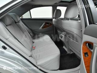 2011 TOYOTA CAMRY XLE - 12