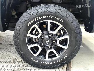 2016 TOYOTA TUNDRA 5.7 4WD - 18