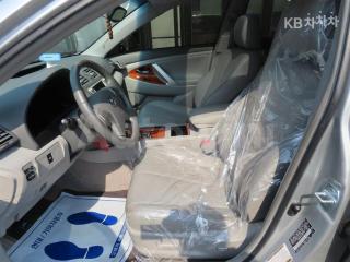 2010 TOYOTA CAMRY XLE - 9