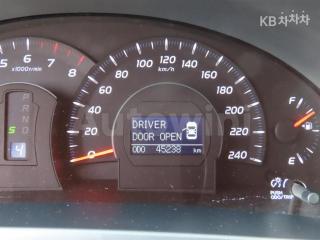 2010 TOYOTA CAMRY XLE - 14