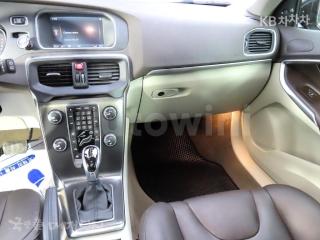 2015 VOLVO V40 D2 1.6 - 10