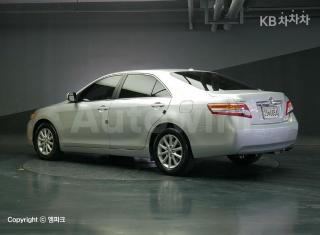 JTNBF3EK2B3008794 2011 TOYOTA CAMRY XLE-2