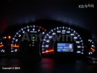 2011 TOYOTA CAMRY XLE - 7