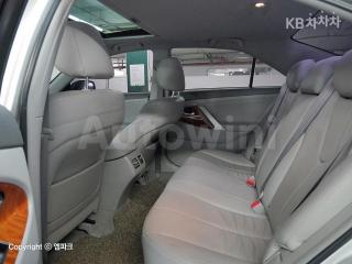 2011 TOYOTA CAMRY XLE - 11