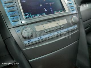 2011 TOYOTA CAMRY XLE - 16