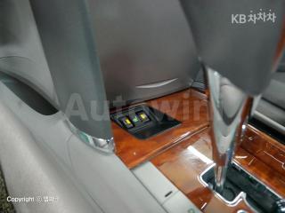 2011 TOYOTA CAMRY XLE - 17