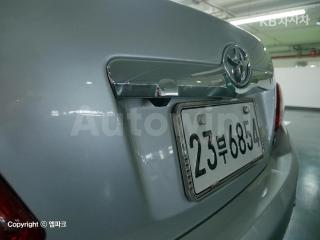 2011 TOYOTA CAMRY XLE - 19