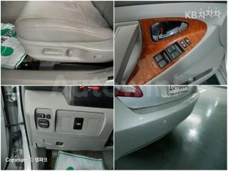 2011 TOYOTA CAMRY XLE - 20