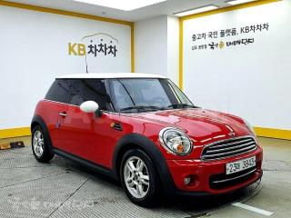 WMWSU3104BT200570 2011 MINI COOPER 1.6 SE-1