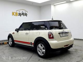 WMWSU3107BT200420 2011 MINI COOPER 1.6 SE-3