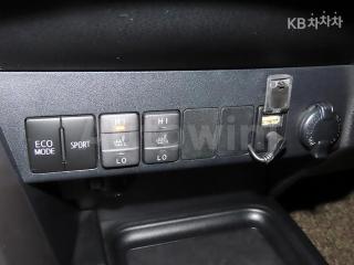 2017 TOYOTA RAV4 2.5 2WD - 12