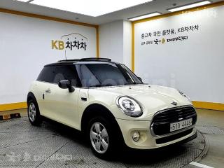 WMWXN310XH2E01068 2017 MINI COOPER D 1.5 BASIC-1