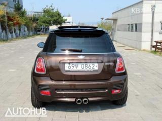 WMWSV3108BTY67901 2011 MINI COOPER S 1.6 BASIC-2