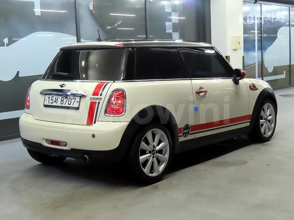 WMWSU3104BT201718 2011 MINI COOPER 1.6 SE-4