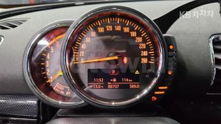 WMWLR9107H2E67065 2017 MINI COOPER CLUBMAN D 2.0 일반형(09~)-4