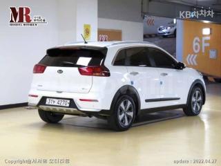 KNACA81CGHA040696 2017 KIA NIRO 1.6 LUXURY-2