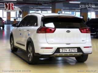 KNACA81CGHA040696 2017 KIA NIRO 1.6 LUXURY-3