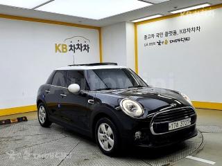 WMWXT3103H2F99238 2017 MINI COOPER D 1.5 미드-1