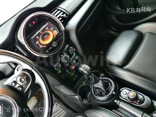 2017 MINI COOPER D 1.5 미드 - 12