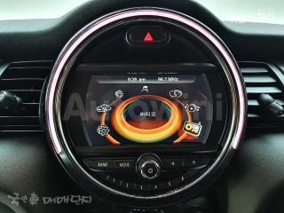 2017 MINI COOPER D 1.5 미드 - 13