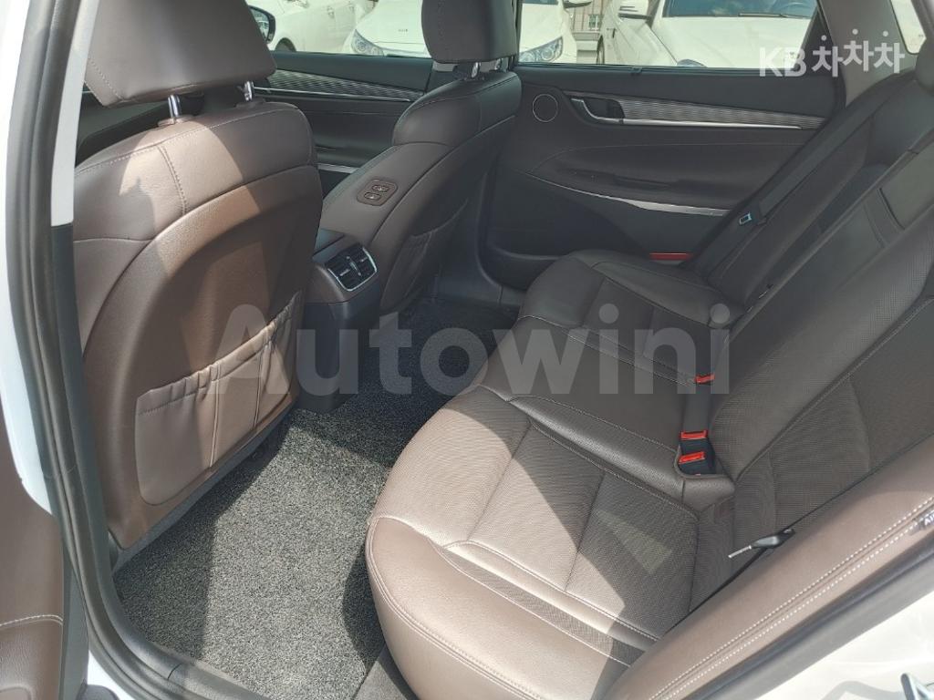 2018 HYUNDAI GRANDEUR IG AZERA 3.0 LPI EXCLUSIVE BASIC - 15