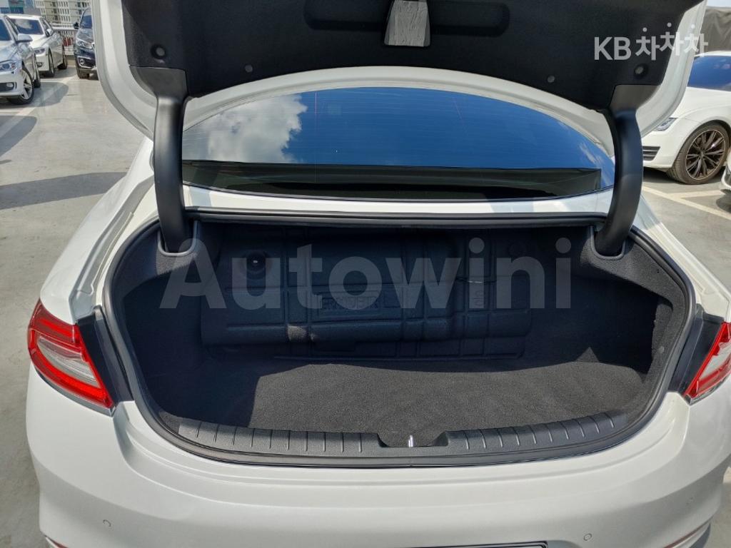 2018 HYUNDAI GRANDEUR IG AZERA 3.0 LPI EXCLUSIVE BASIC - 17