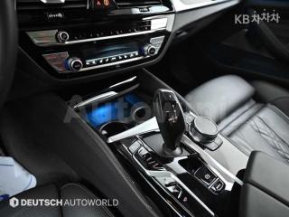 2021 BMW  5SERIES G30  530E M SPORT - 9