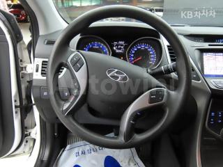 2016 HYUNDAI  AVANTE ELANTRA 1.6 GDI STYLE BASIC - 8