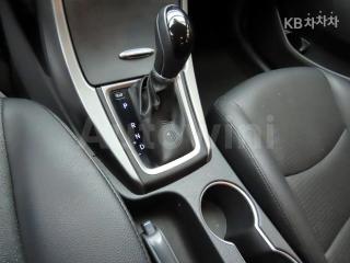 2016 HYUNDAI  AVANTE ELANTRA 1.6 GDI STYLE BASIC - 11