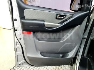 2011 HYUNDAI GRAND STAREX H-1 12 SEATS WAGON CVX PREMIUM - 8