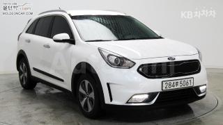 KNACB81CGHA076055 2017 KIA NIRO 1.6 PRESTIGE-1