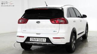 KNACB81CGHA076055 2017 KIA NIRO 1.6 PRESTIGE-2