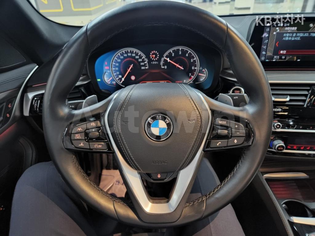 2017 BMW  5SERIES G30  530I XDRIVE M SPORT - 8