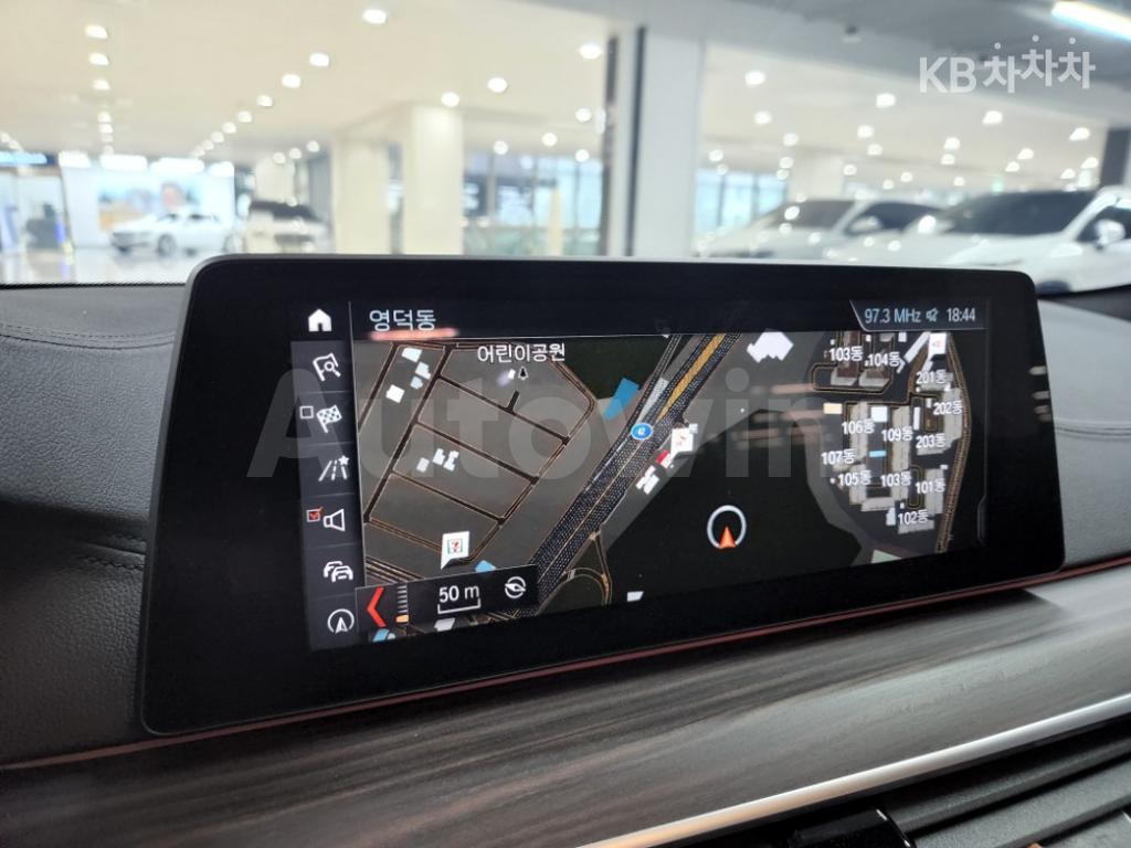 2017 BMW  5SERIES G30  530I XDRIVE M SPORT - 9