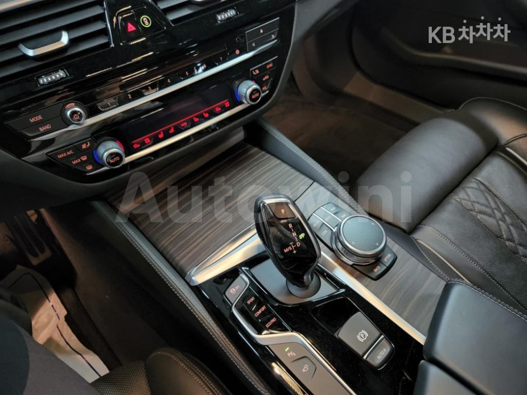 2017 BMW  5SERIES G30  530I XDRIVE M SPORT - 11