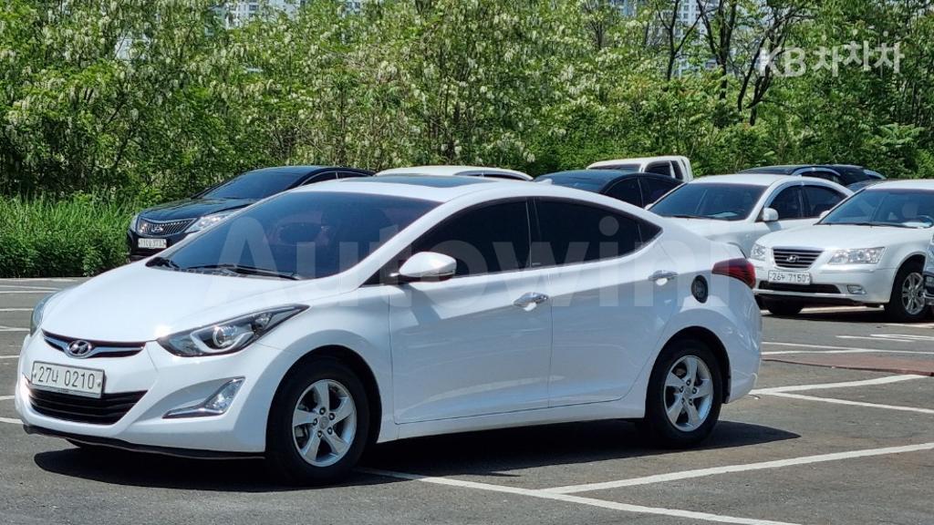 KMHDG41DBGU611927 2016 HYUNDAI  AVANTE ELANTRA 1.6 GDI SMART BASIC-1