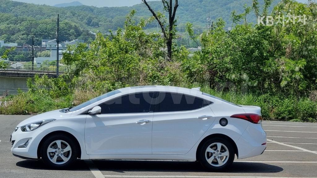 KMHDG41DBGU611927 2016 HYUNDAI  AVANTE ELANTRA 1.6 GDI SMART BASIC-2