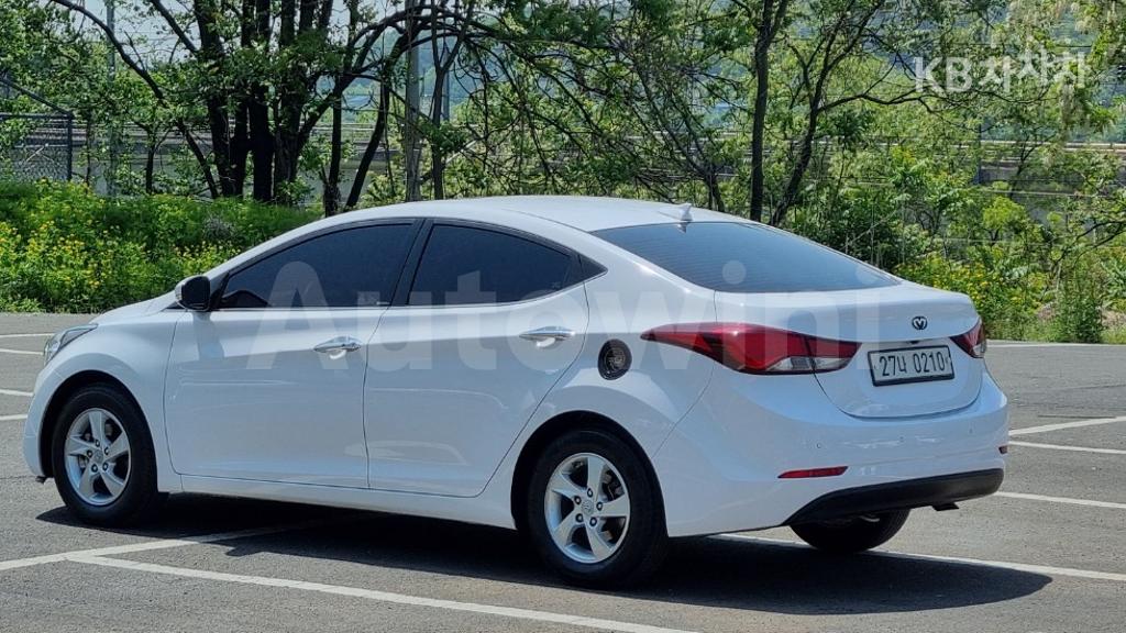 KMHDG41DBGU611927 2016 HYUNDAI  AVANTE ELANTRA 1.6 GDI SMART BASIC-3