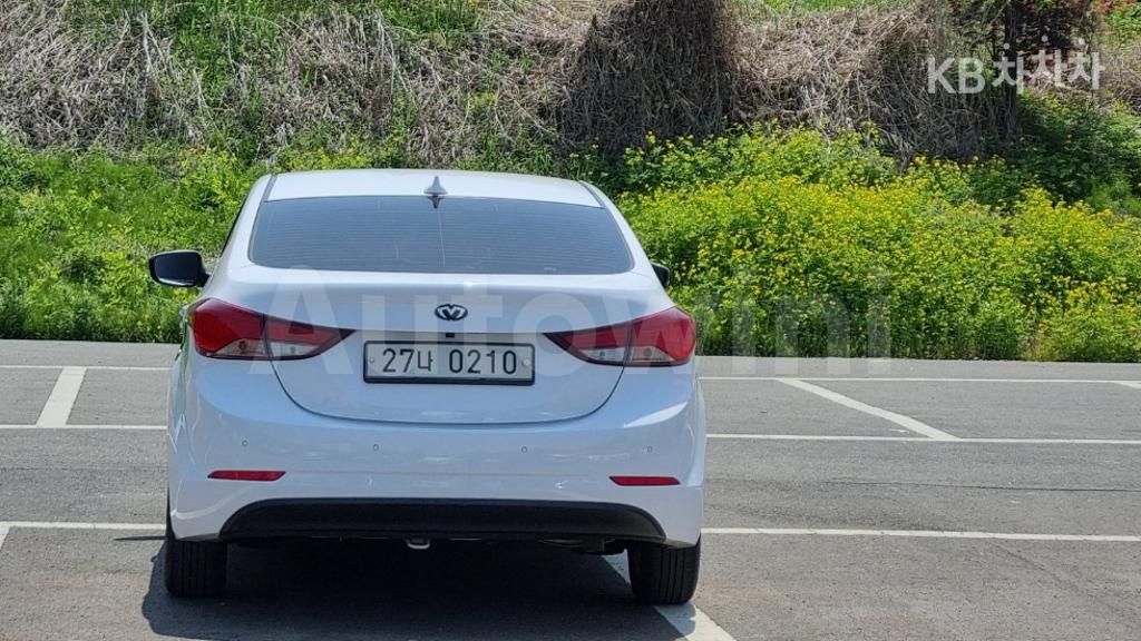 KMHDG41DBGU611927 2016 HYUNDAI  AVANTE ELANTRA 1.6 GDI SMART BASIC-4