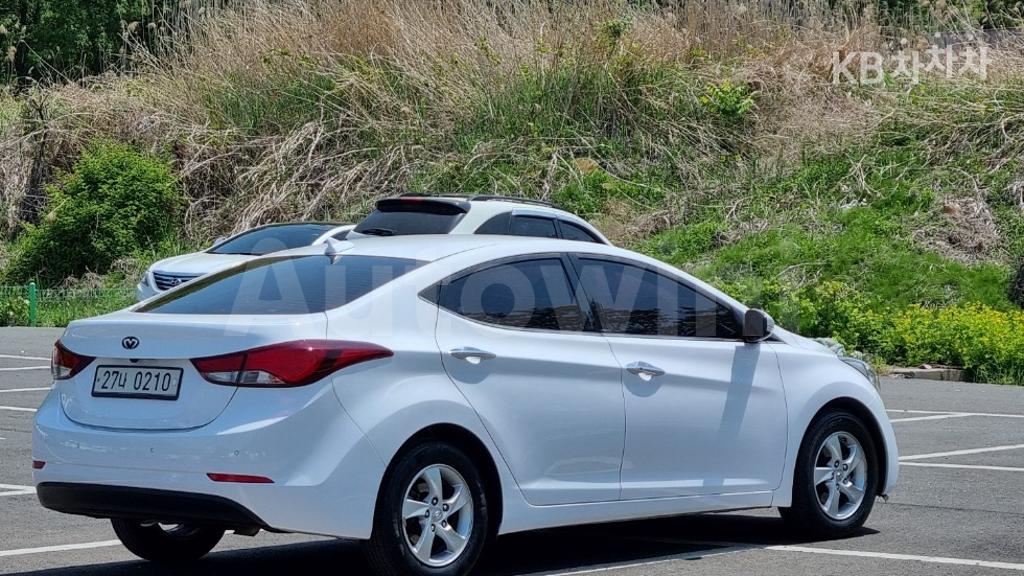 KMHDG41DBGU611927 2016 HYUNDAI  AVANTE ELANTRA 1.6 GDI SMART BASIC-5
