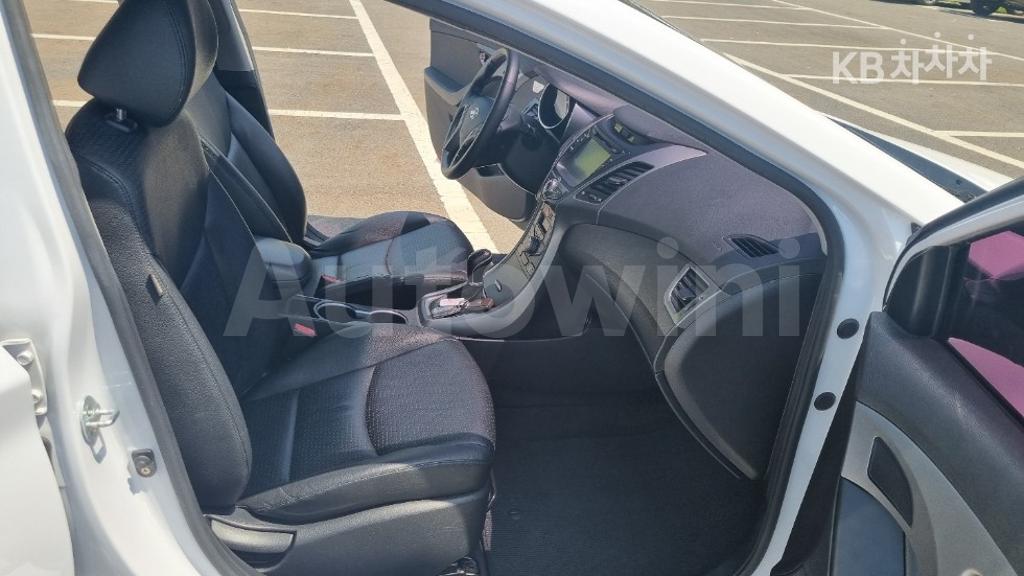 2016 HYUNDAI  AVANTE ELANTRA 1.6 GDI SMART BASIC - 9