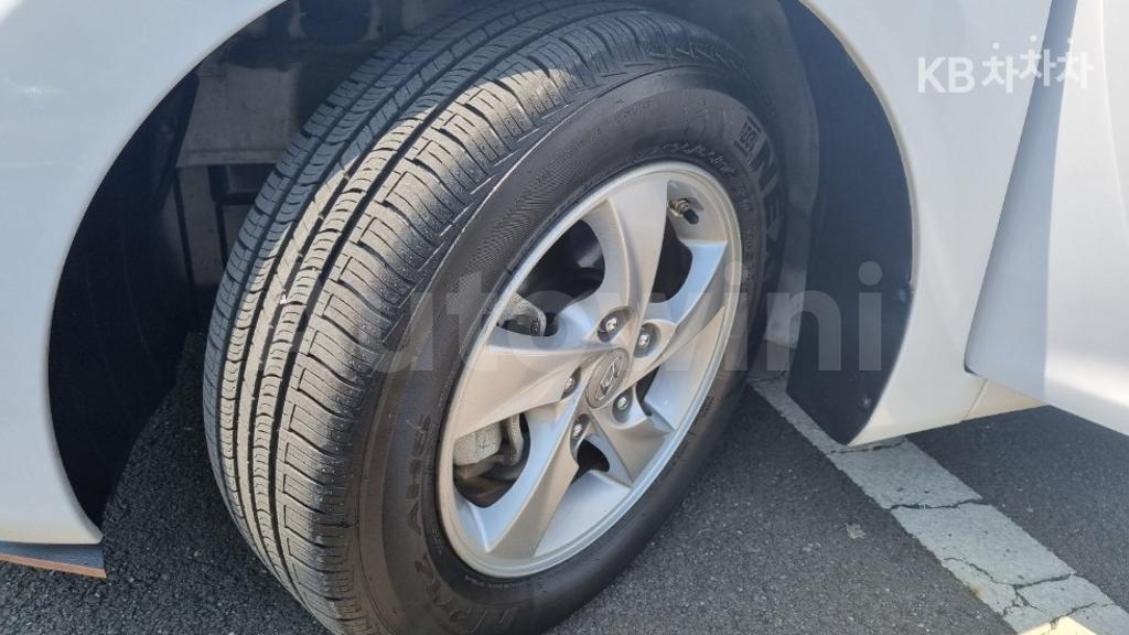 2016 HYUNDAI  AVANTE ELANTRA 1.6 GDI SMART BASIC - 19
