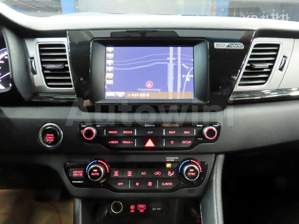 2018 KIA NIRO 1.6 PRESTIGE - 8