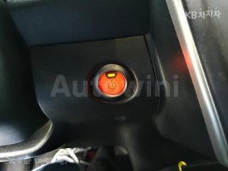 2016 NISSAN LEAF S - 16