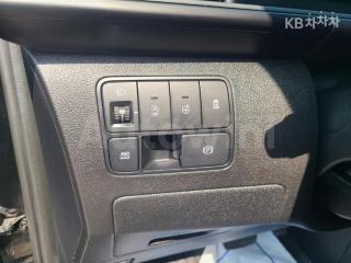 2022 HYUNDAI STARIA 2.2 투어러 9 AWD MORDERN - 13